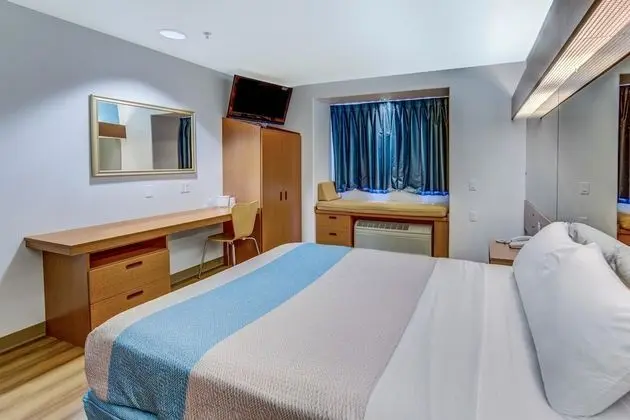 Standard Oda, 1 Büyük (Queen) Boy Yatak, Sigara İçilmez