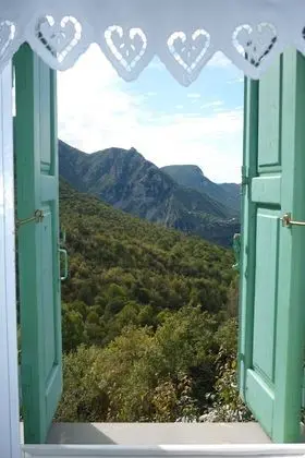Basic Tek Büyük Yataklı Oda, Dağ Manzaralı