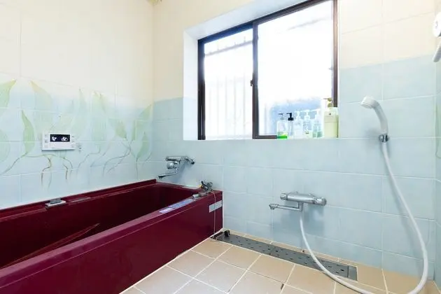 Oda, Ortak Banyo (for 4 Guests, A)