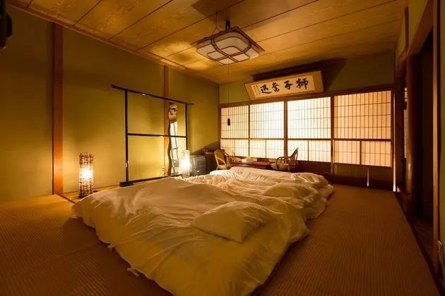 Oda, Ortak Banyo (for 4 Guests, B)