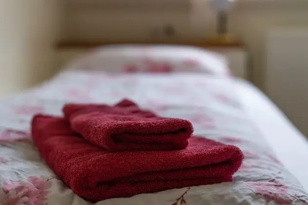 Üç Kişilik Oda, Ortak Banyo