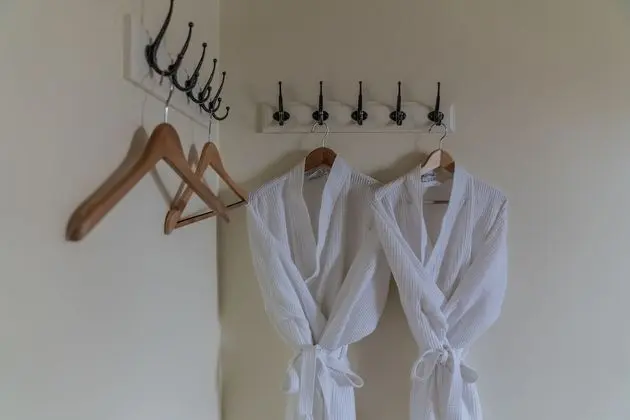 Üç Kişilik Oda, Ortak Banyo