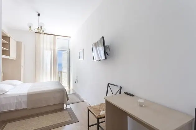 Apart Daire, 2 Yatak Odası, Küçük Mutfak