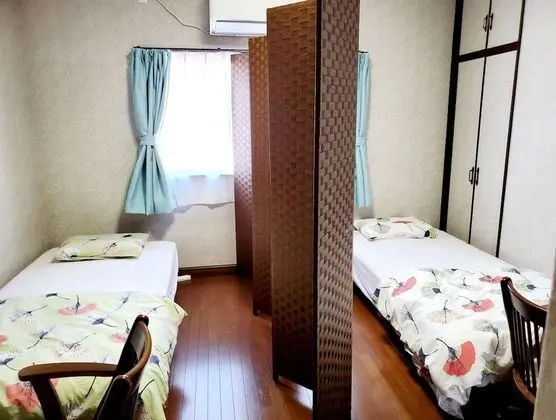 Basic Ortak Ranzalı Oda, Sadece kadınlar için
