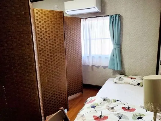 Basic Ortak Ranzalı Oda, Sadece kadınlar için