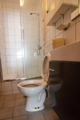 Üç Kişilik Oda