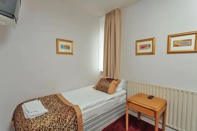 Tek Kişilik Oda, Ortak Banyo