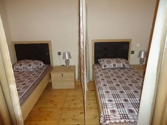Ortak Ranzalı Oda, Ortak Banyo (1 bed in triple room)