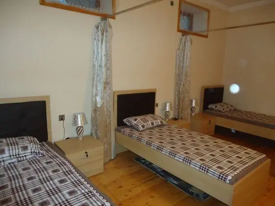Ortak Ranzalı Oda, Ortak Banyo (1 bed in triple room)