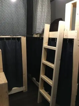 Ortak Ranzalı Oda, Karma Ranzalı Oda