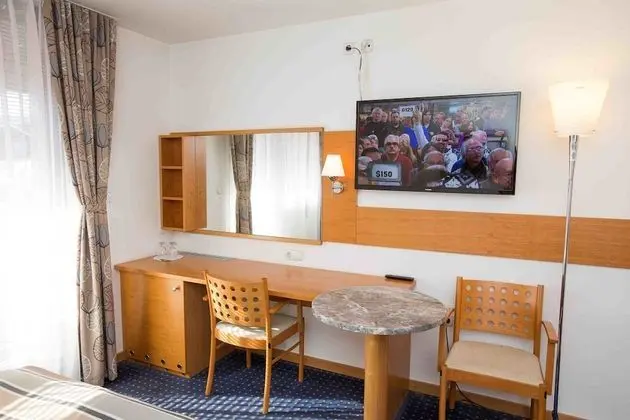 Deluxe Tek Büyük veya İki Ayrı Yataklı Oda