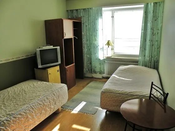 İki Ayrı Yataklı Oda, Ortak Banyo