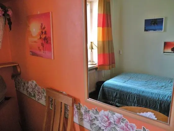 Tek Kişilik Oda, Ortak Banyo