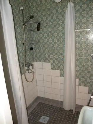 Tek Kişilik Oda, Ortak Banyo