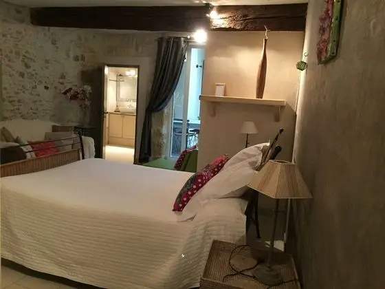 Tek Büyük Yataklı Oda, Penceresiz