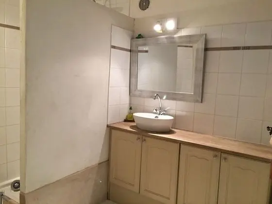 Tek Büyük Yataklı Oda, Penceresiz