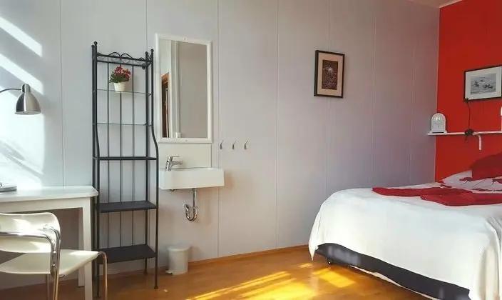 Tek Büyük Yataklı Oda, Ortak Banyo