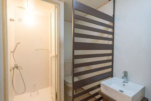 Oda, Bağlantılı Odalar (with Private Shower & Toilet)