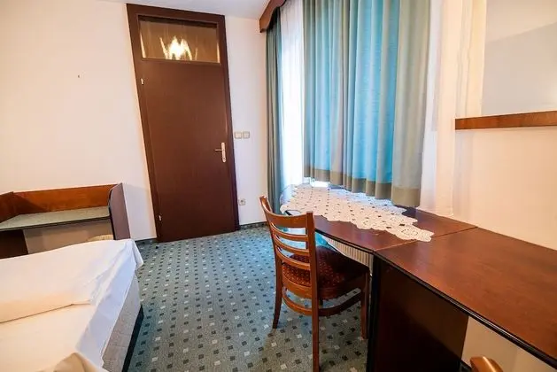 İki Ayrı Yataklı Oda (Twin room with balcony)