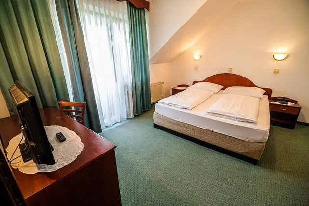 Tek Büyük Yataklı Oda (Double room)