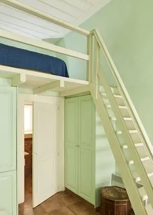 Green Bedroom, Mezzanine Studio