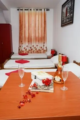 Üç Kişilik Oda, Balkon