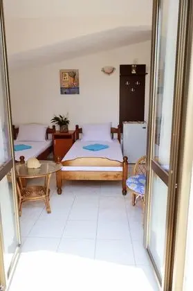 Üç Kişilik Oda, Balkon