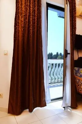 Üç Kişilik Oda, Balkon