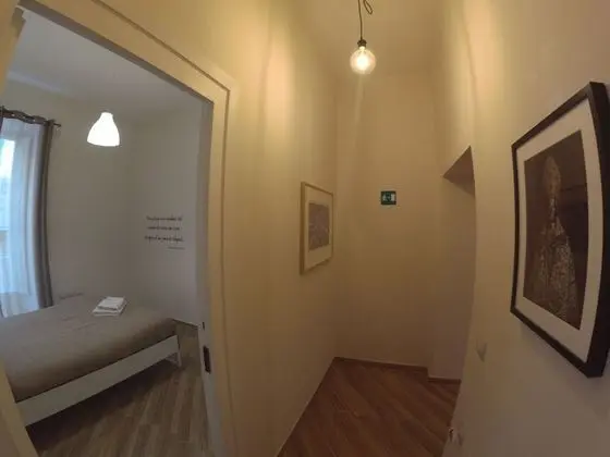 Tek Büyük Yataklı Oda, Ortak Banyo