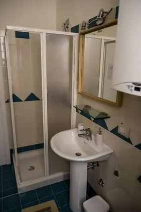 Tek Büyük Yataklı Oda, Ortak Banyo