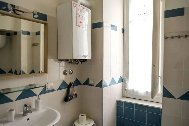Tek Büyük Yataklı Oda, Ortak Banyo