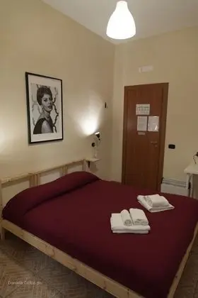 Tek Büyük Yataklı Oda, Ortak Banyo