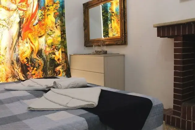 Tek Büyük veya İki Ayrı Yataklı Oda, Ortak Banyo (Via Principe Amedeo, 62)