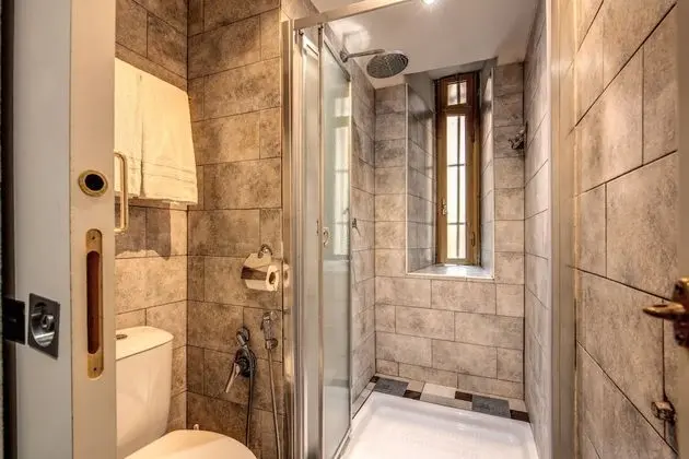 Tek Kişilik Oda, Ortak Banyo ( Via Principe Amedeo, 62)