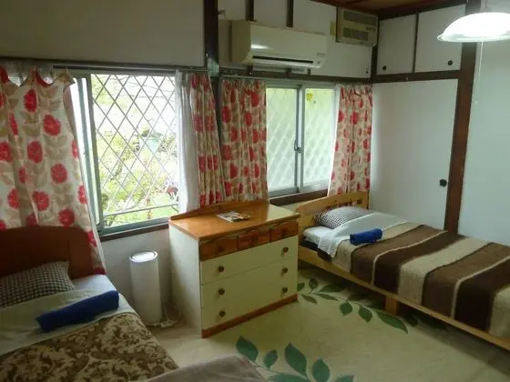 İki Ayrı Yataklı Oda, 2 Tek Kişilik Yatak, Ortak Banyo, Bahçe Manzaralı (1st Floor)