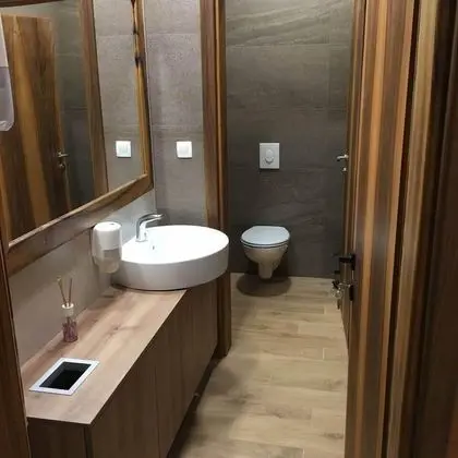 Deluxe Oda, 1 Büyük (Queen) Boy Yatak (3)