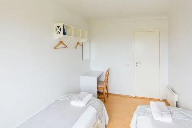 Tek Büyük veya İki Ayrı Yataklı Oda, Ortak Banyo