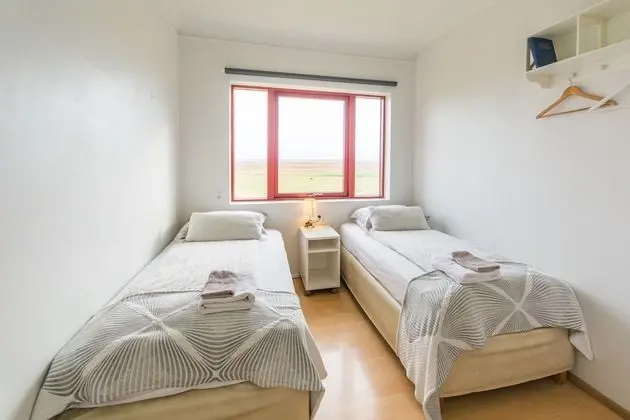 Tek Büyük veya İki Ayrı Yataklı Oda, Ortak Banyo
