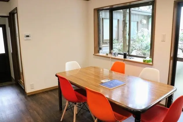 Standard Ortak Ranzalı Oda, Sadece kadınlar için