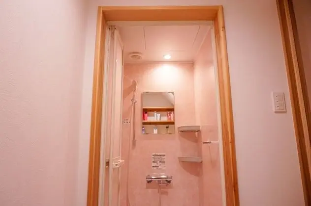Standard Ortak Ranzalı Oda, Sadece kadınlar için