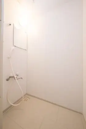 Ortak Ranzalı Oda, Sadece kadınlar için