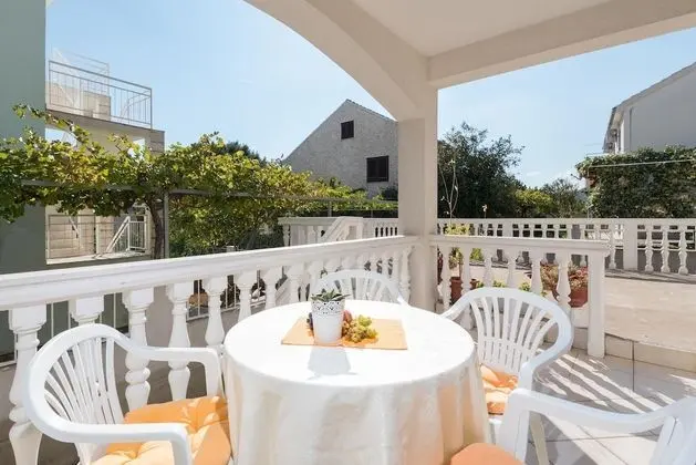 Apart Daire, Bahçe Manzaralı