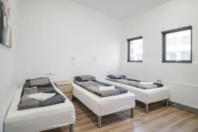 Üç Kişilik Oda, Ortak Banyo