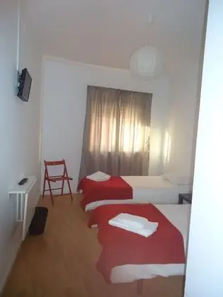 İki Ayrı Yataklı Oda, Ortak Banyo