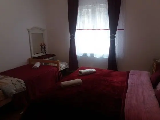 Economy Üç Kişilik Oda, Birden Çok Yatak