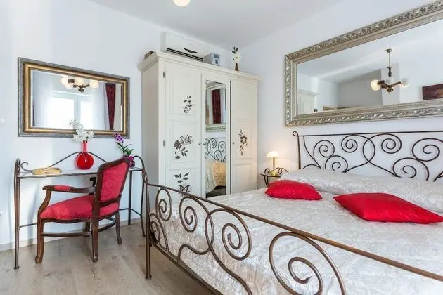 Economy Tek Büyük Yataklı Oda, Ortak Banyo, Deniz Manzaralı