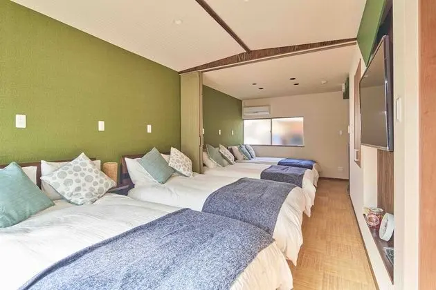 Ev (Private Vacation)