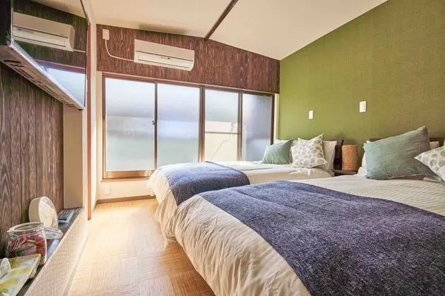 Ev (Private Vacation)