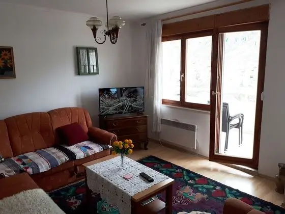 Apart Daire, 3 Yatak Odası, Nehir Manzaralı (Two Balconies)