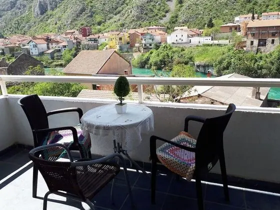 Apart Daire, 3 Yatak Odası, Nehir Manzaralı (Two Balconies)